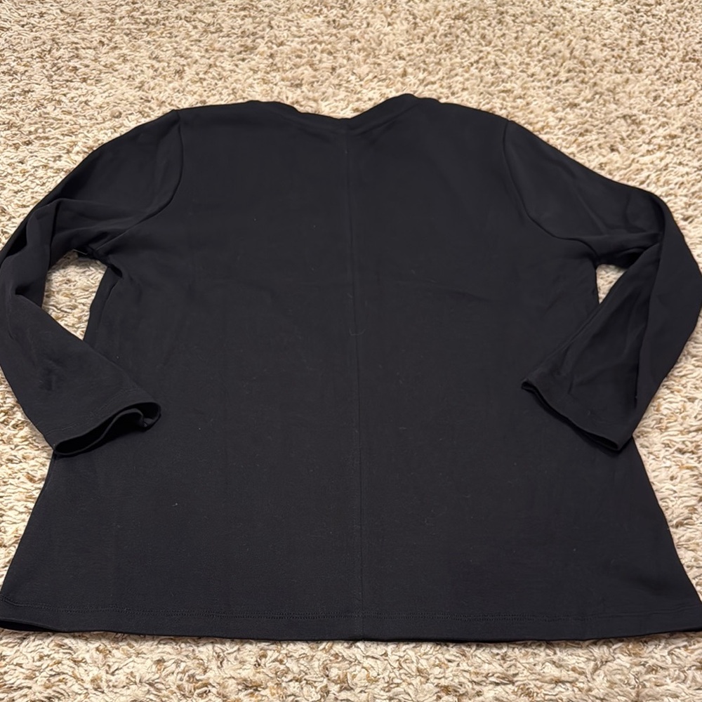 NWT. Liverpool Black Scoop Neck Women's Top. Size M - Picture 4 of 4
